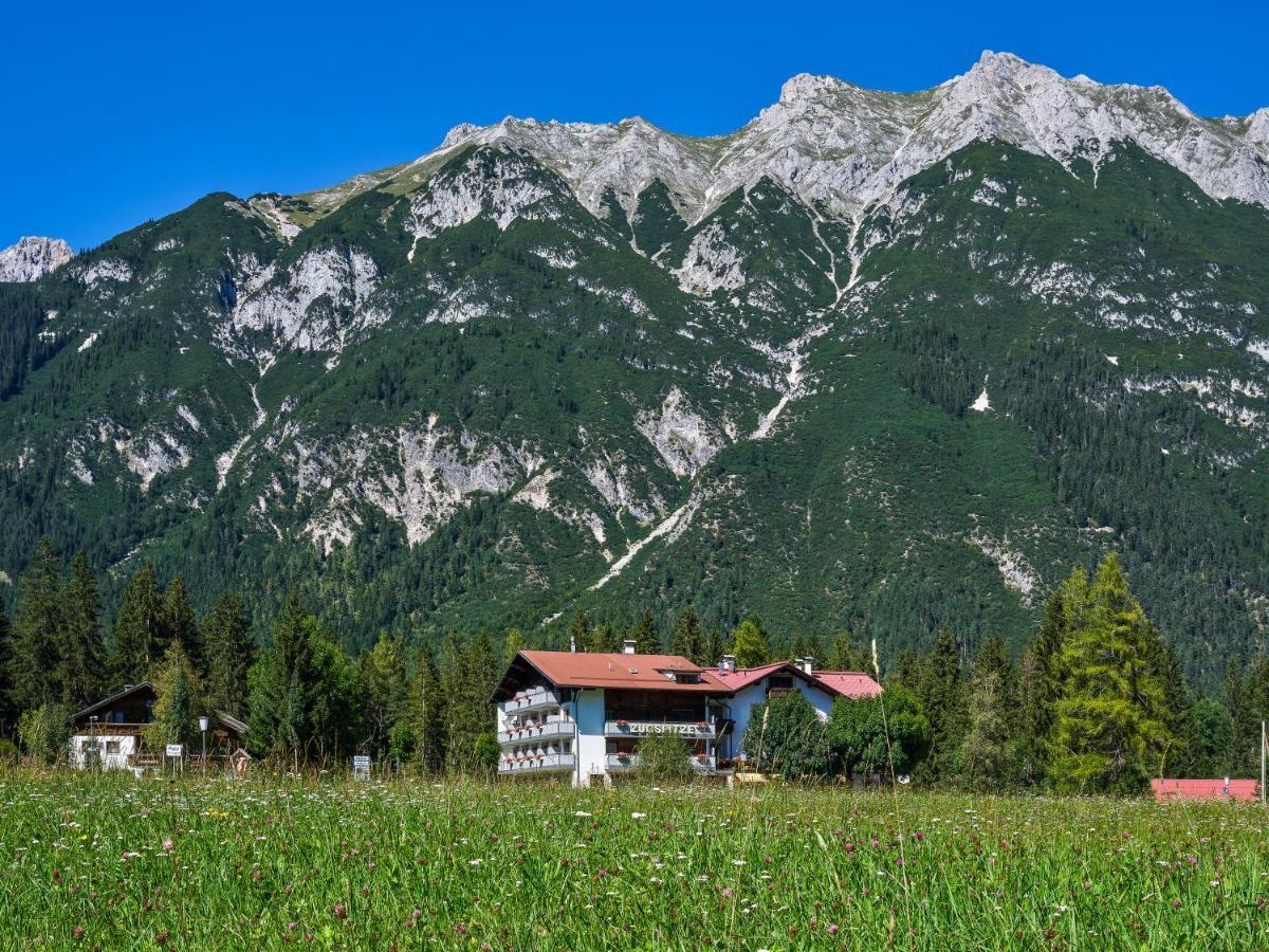 Design Apartments & Zimmer - Zugspitze Leutasch Bagian luar foto